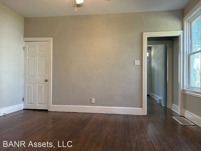 Building Photo - 3 br, 2 bath House - 23 Chestnut Street