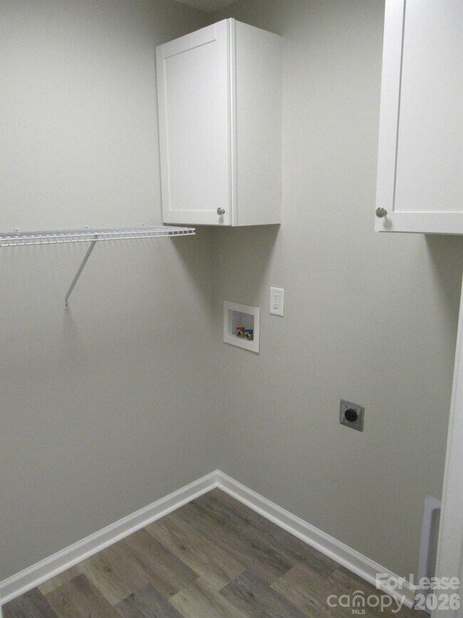 Building Photo - 405 Northbrook III School Rd