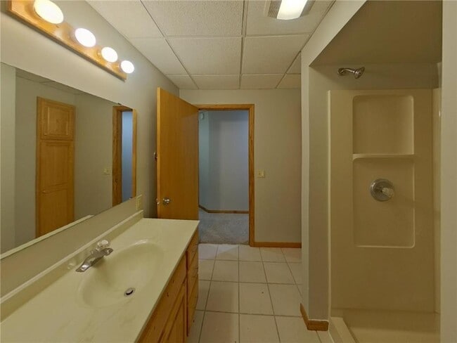 Building Photo - 2110 Helmo Ave N