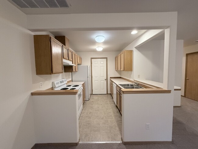 Building Photo - 502 91st Ave SE