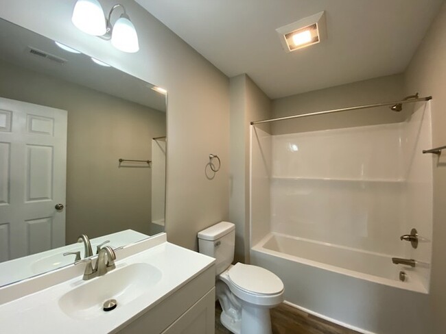 Building Photo - 2 Bedroom 2 Bath New Construction Duplex