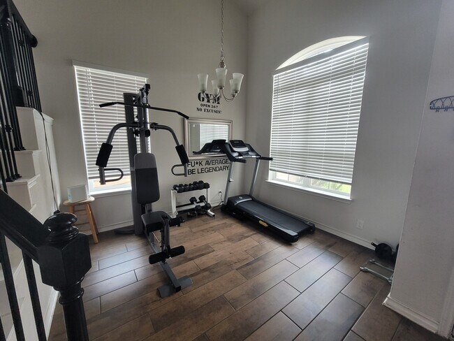 Building Photo - 13811 Newman Stage