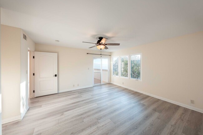 Building Photo - 3355 Palo Vista Dr