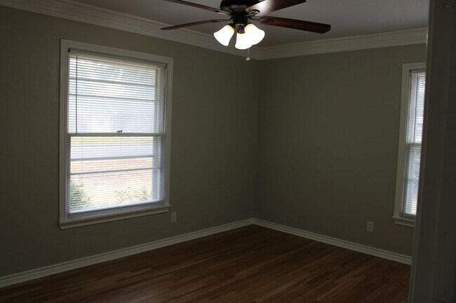 Building Photo - 4305 Randel Dr