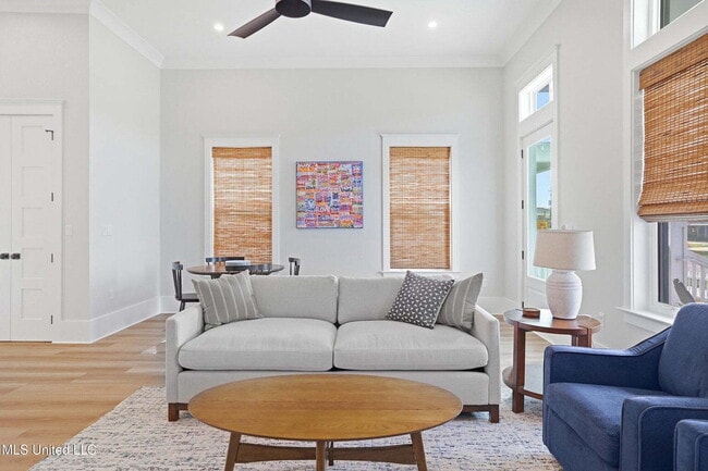 Building Photo - Fully furnished brand new home with garage!