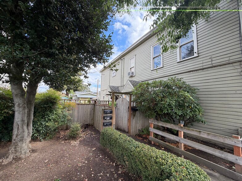 Part of an 8-plex community - 1015 7th St
