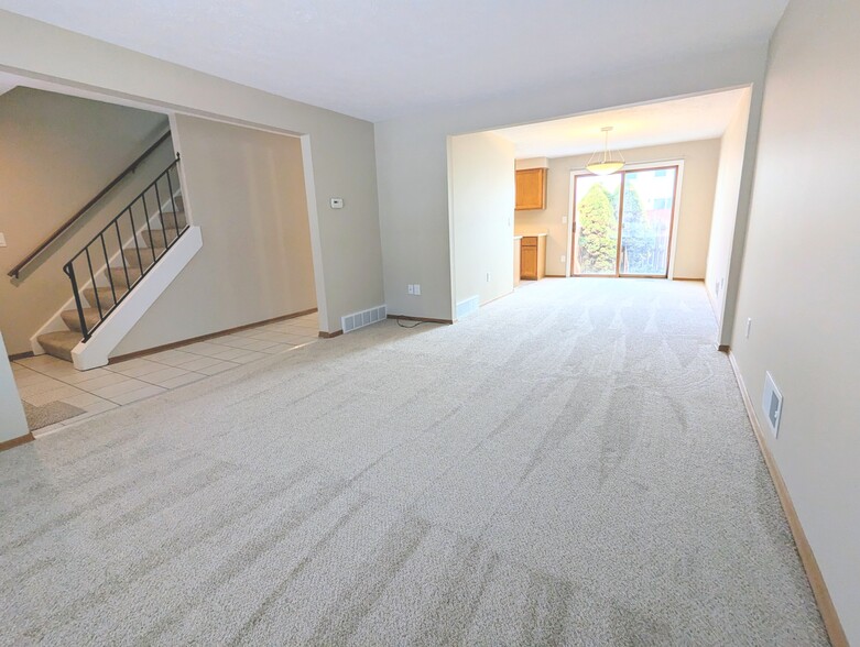 Building Photo - 289 Deerhurst Ln