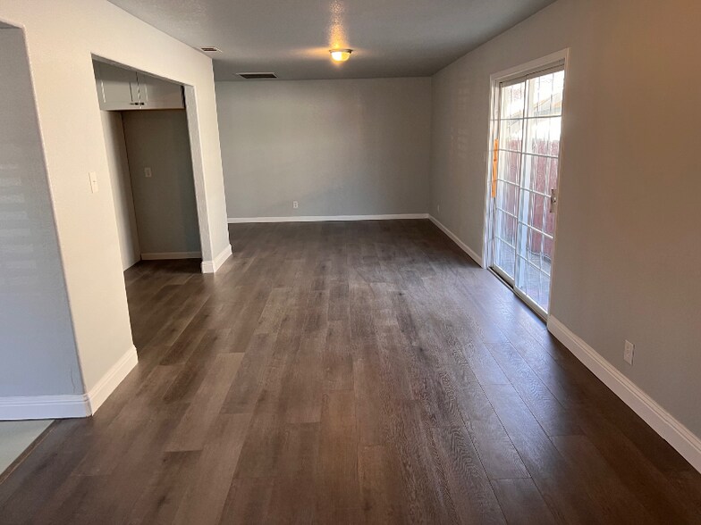 Building Photo - 642 A St