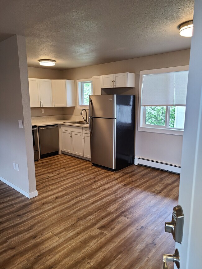 Building Photo - 2810 W Northern Lights Blvd