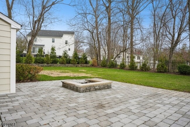 Building Photo - 64 Shunpike Rd