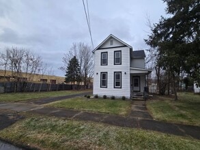 Building Photo - 715 Junction St