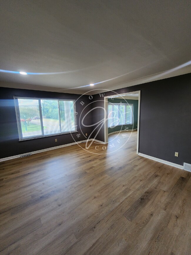 Building Photo - Charming 2-Bed, 2-Bath Condo with many upd...