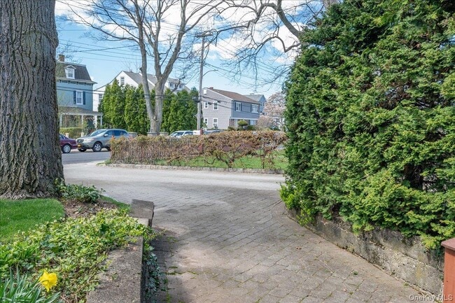 Building Photo - 319 Union Ave