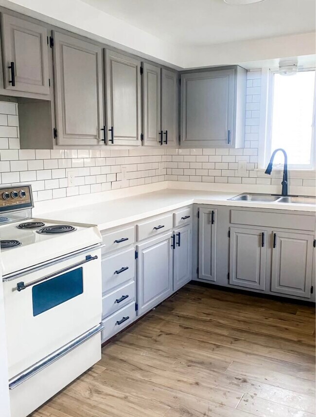 Building Photo - 9532 Pinnacle Rd