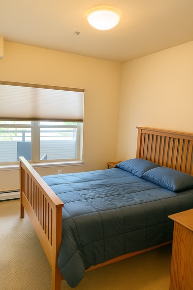 Guest bedroom - 2101 Dearborn Ave