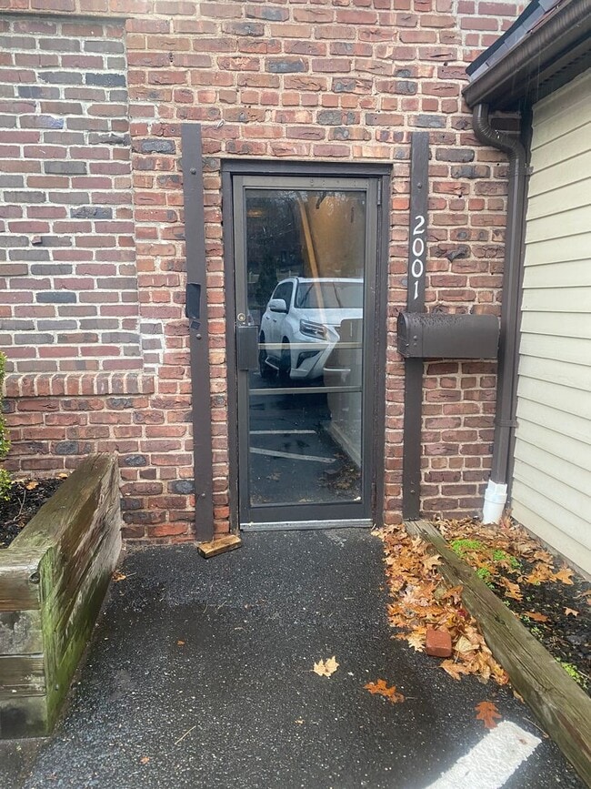 Building Photo - 2001-2nd floor