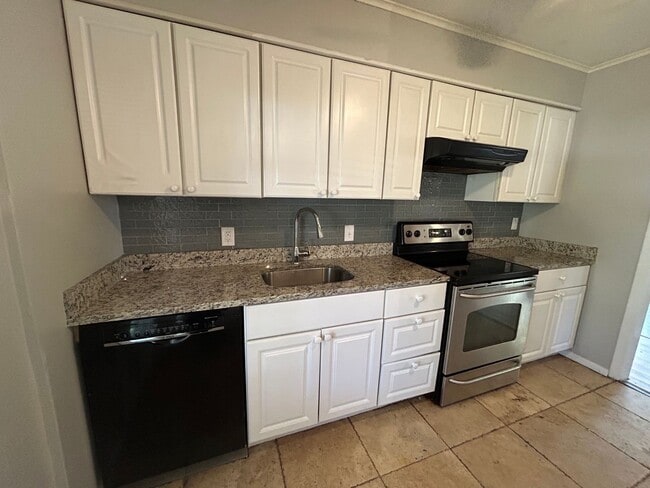 Building Photo - Beautiful Bossier Home In Old Greenacres