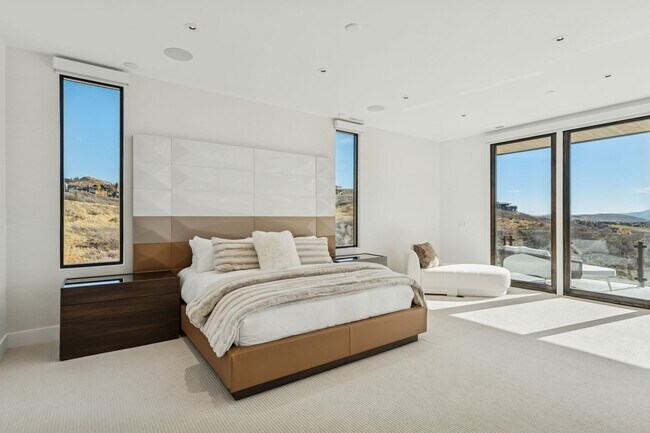 Building Photo - 3404 Wapiti Cyn Rd