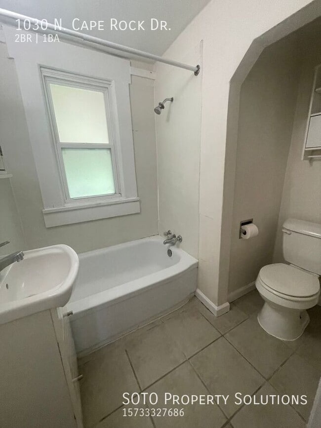 Building Photo - 1030 N Cape Rock Dr