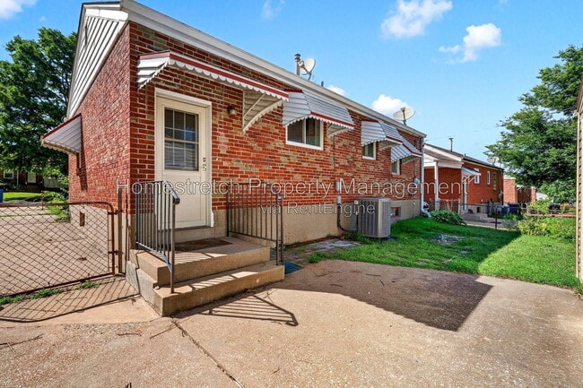 Building Photo - 9826 Ravensbrook Dr