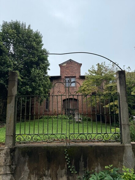 Rear view - 862 Main St