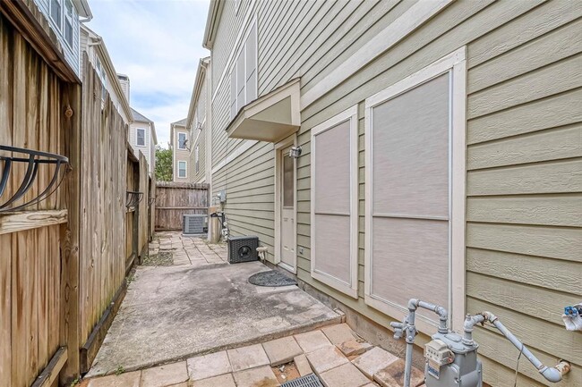 Building Photo - 1425 Oneil St