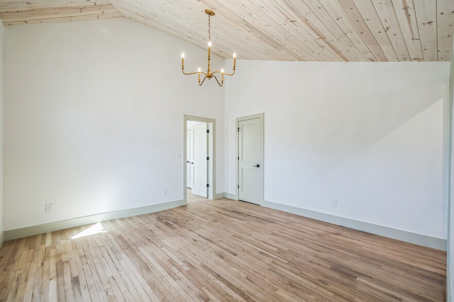 Building Photo - 937 Las Juntas St
