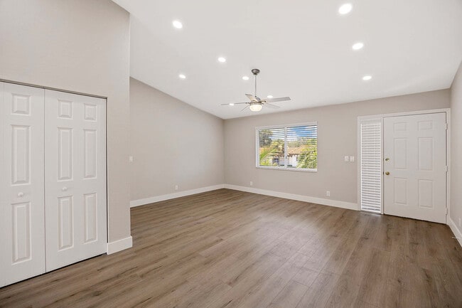 Building Photo - 707 Neapolitan Way