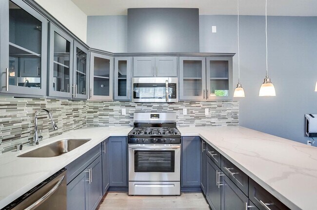 Building Photo - 3530 W Adams Blvd