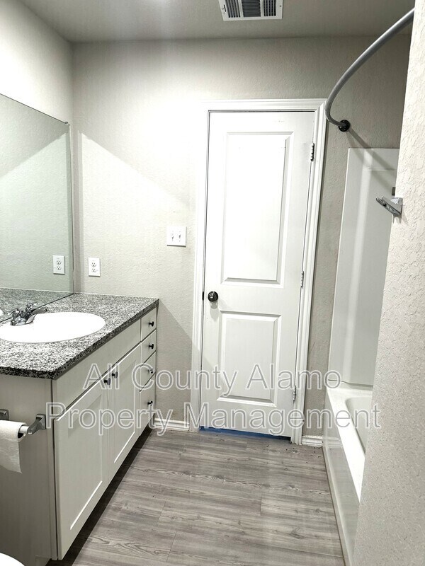 Building Photo - 10790 Giacconi Dr