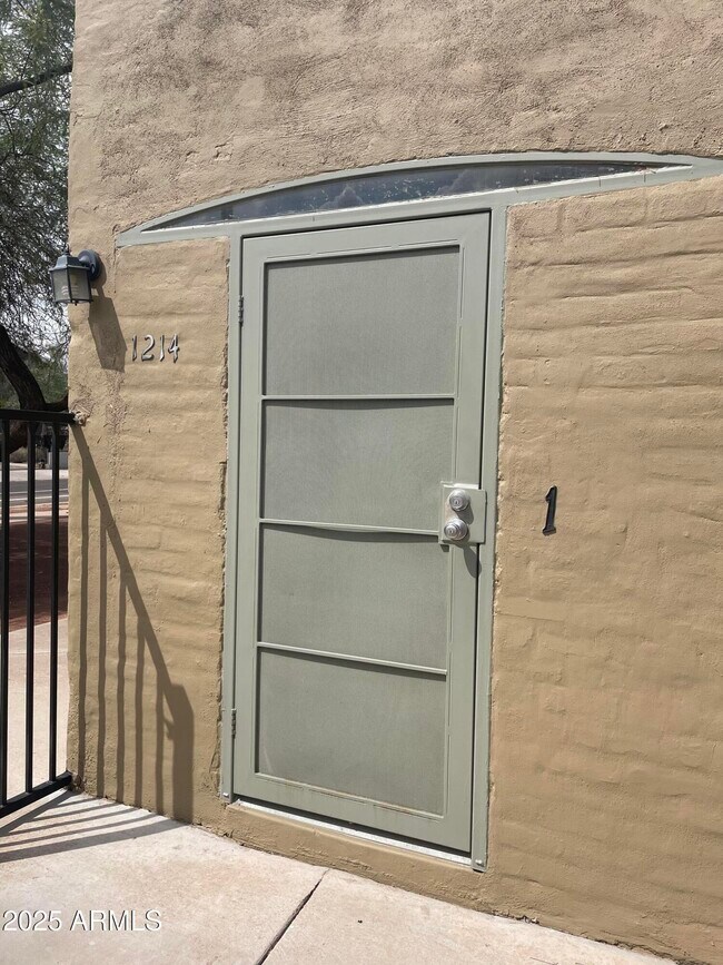 Building Photo - 1214 W Roosevelt St