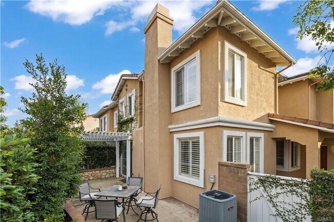 Building Photo - RECENTLY RENOVATED 3 BED, 3 BATH CONDO! $4,500 (OAK CREEK-IRVINE)