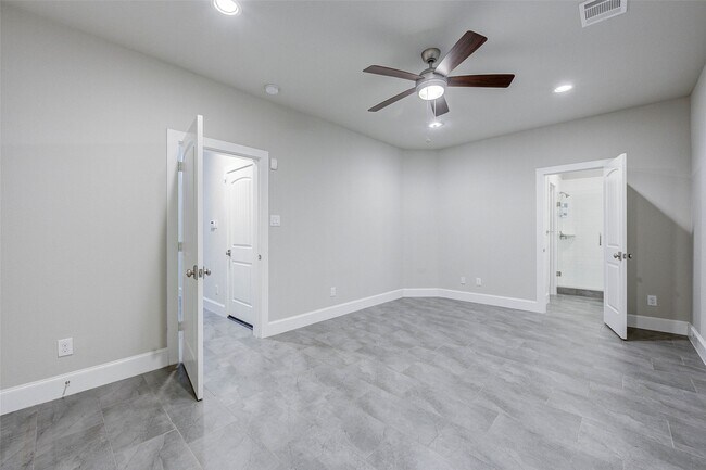 Building Photo - 253 W 27th St