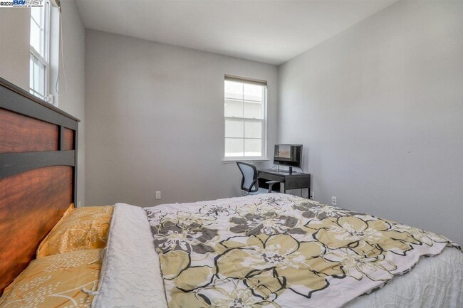 Building Photo - 36151 Windwood Ln