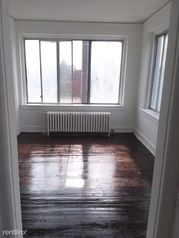 Building Photo - 1 br, 1 bath Apartment - 10 Ferris St