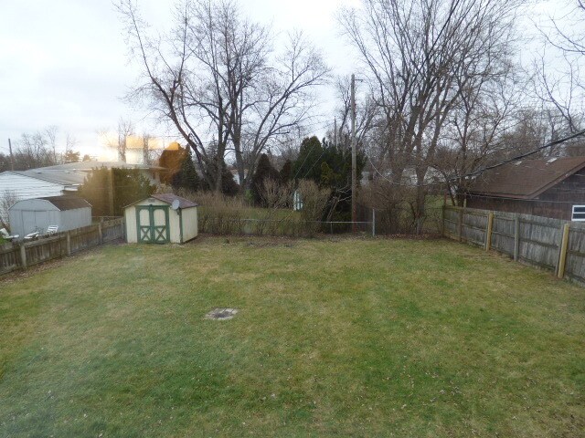 Building Photo - Updated East side split level