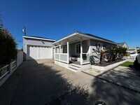 Building Photo - 5933 Dagwood Ave