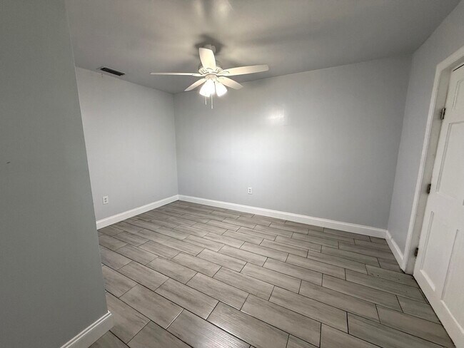 Building Photo - 3005 Hawthorne St