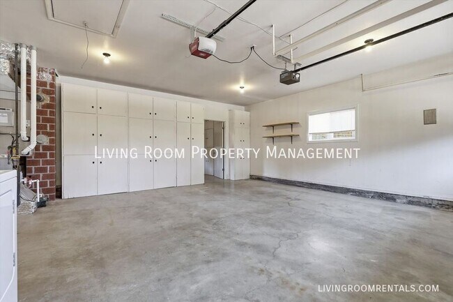 Building Photo - 6550 Beam St