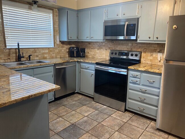 Building Photo - 5612 Marina Dr