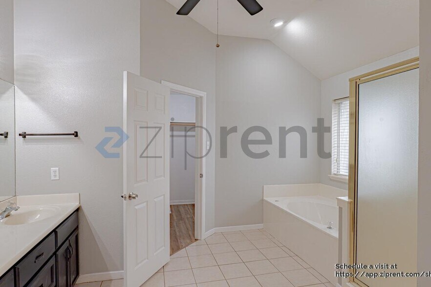 Building Photo - 609 S Ruidoso Downs Dr