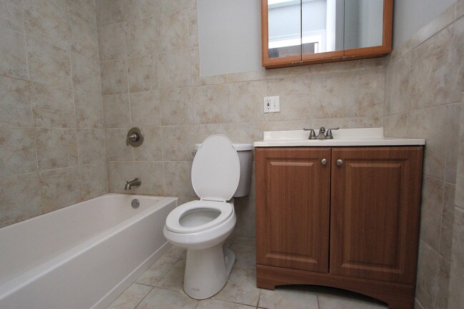 Building Photo - 32 W Market St