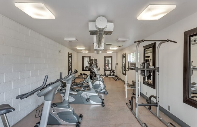 Building Photo - 650 N 300 W