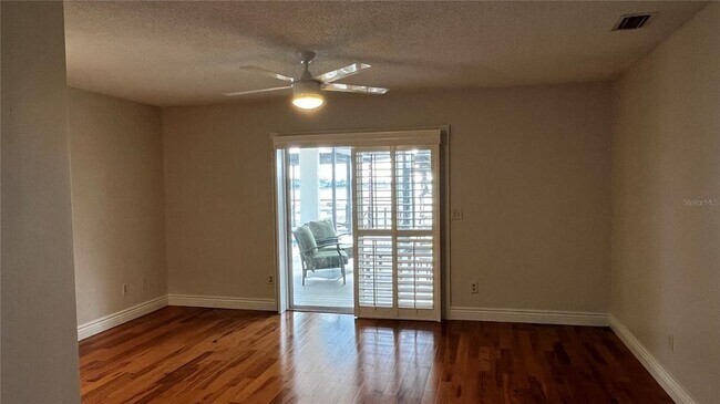 Building Photo - 8625 Vista Shores Ct