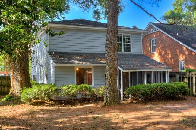 Building Photo - 2453 Riverlook Dr