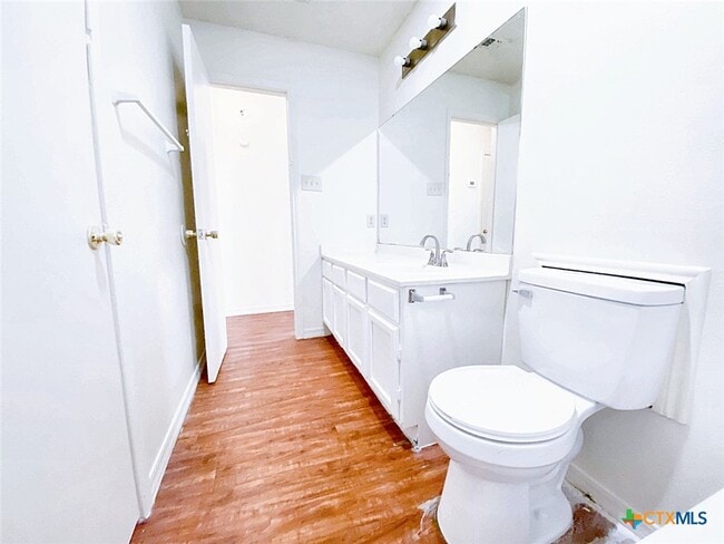Building Photo - 106 Hughson Ct