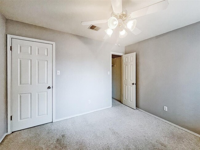 Building Photo - 7521 Peabody Dr