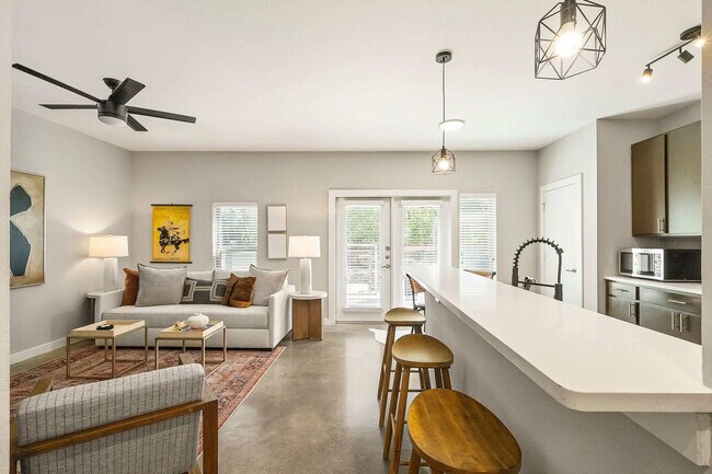 Building Photo - 2505 Thornton Rd