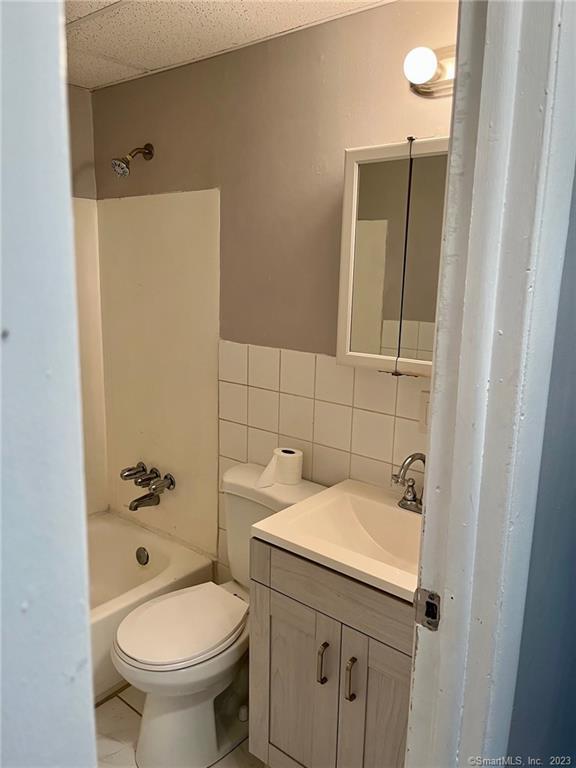 Building Photo - 20 Shagbark Rd