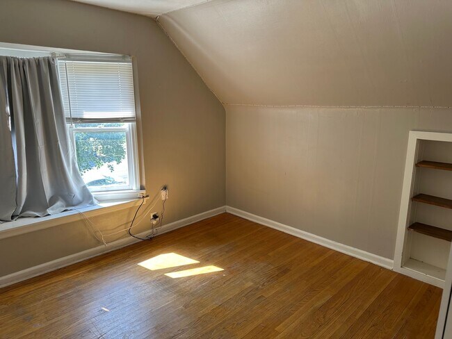 Building Photo - University Housing SLC LLC - 327
